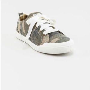Women’s Camouflage Style Sneaker Size 10